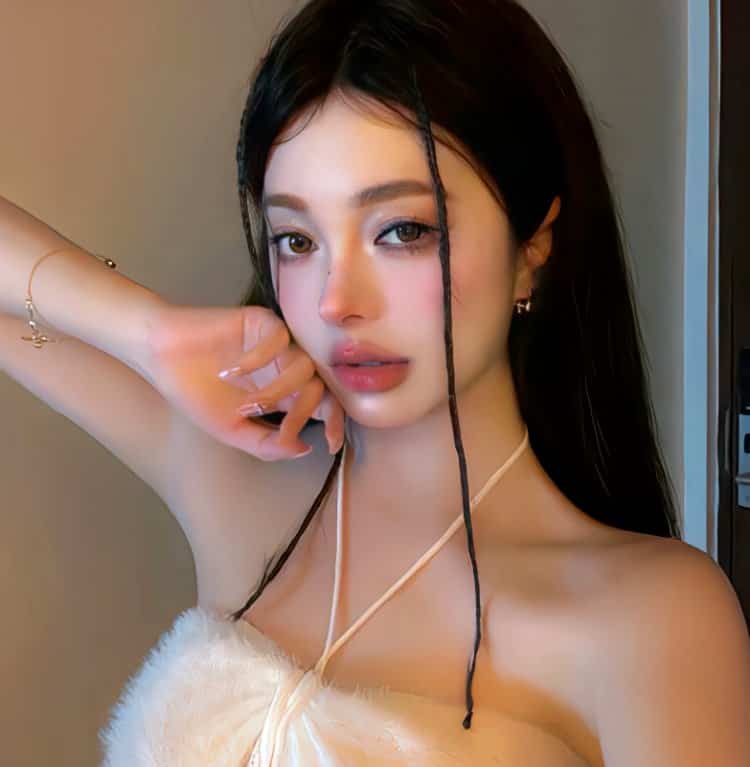 街拍女神：都市时尚的潮流前线